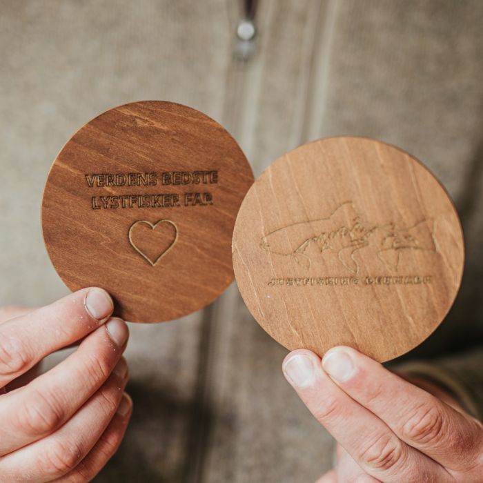 Justfishing Træ Coasters 2 stk. - Fars dag 2025